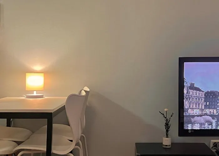 Апартаменты Warm 1 Min From Gangnam