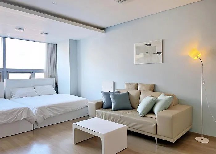 Апартаменты Warm 1 Min From Gangnam Сеул