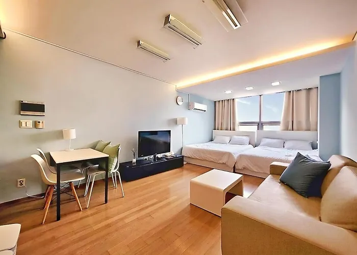 Warm 1 Min From Gangnam *