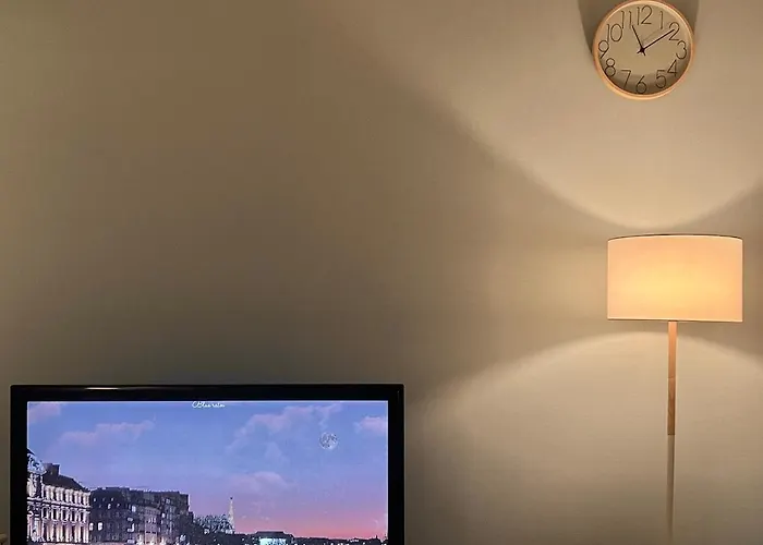 Warm 1 Min From Gangnam
