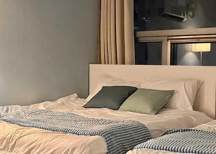 Warm 1 Min From Gangnam Сеул