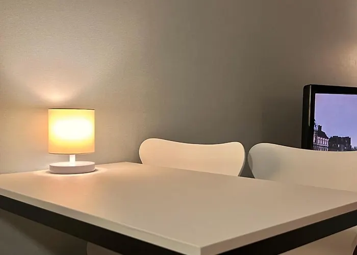Апартаменты Warm 1 Min From Gangnam Сеул