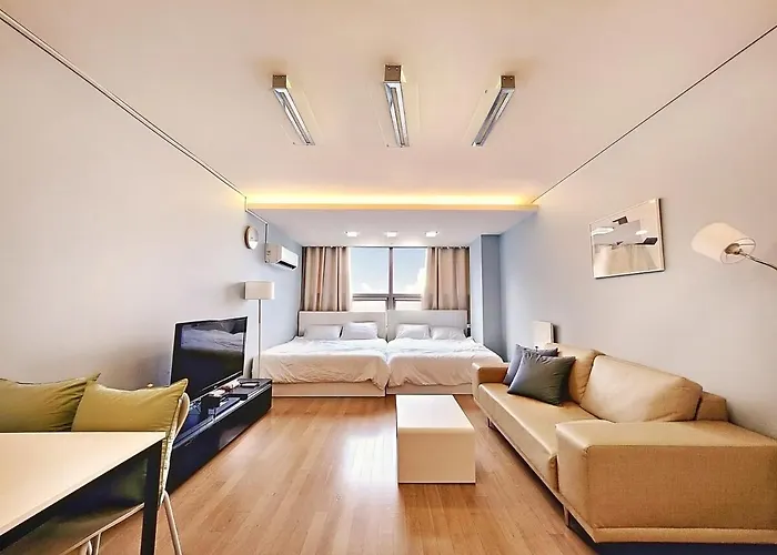 Warm 1 Min From Gangnam Апартаменты Сеул