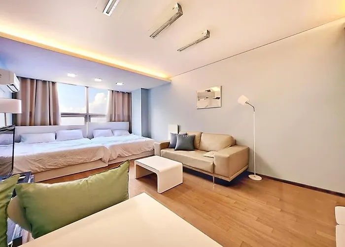 Апартаменты Warm 1 Min From Gangnam Сеул